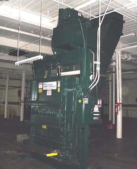 INTERNATIONAL Vertical Baler, Model DHWS-6, 2004 yr.