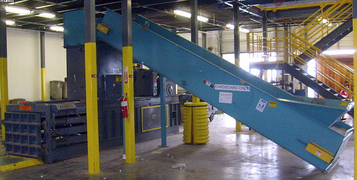 INTERNATIONAL Model 1295-44 Baler, with Conveyor,