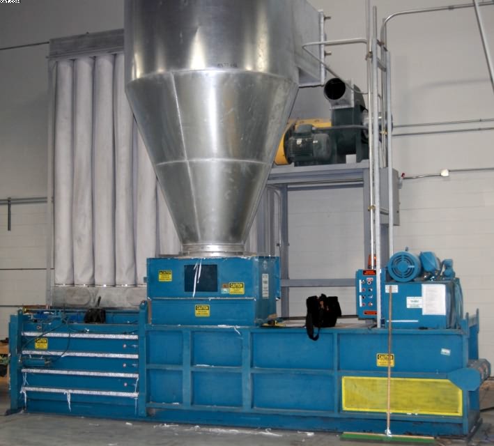 LOAD KING Model 7230 Baler