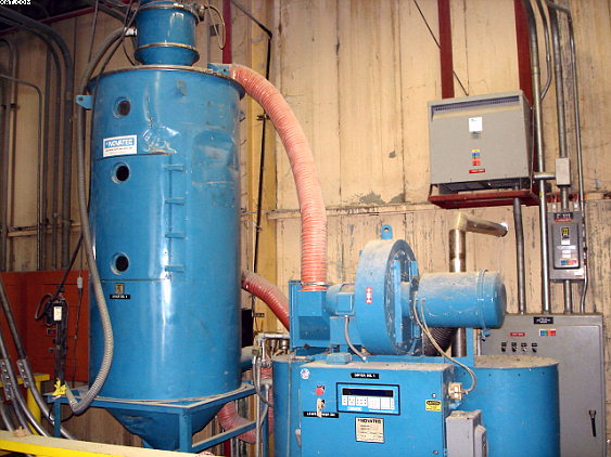 NOVATEC MPC-300 Dryer, 1998 yr, 1500 lb capacity hopper.