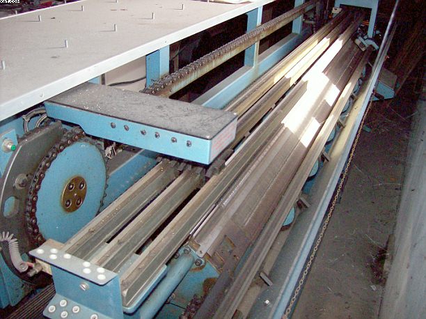 APM Model DJE Knitter