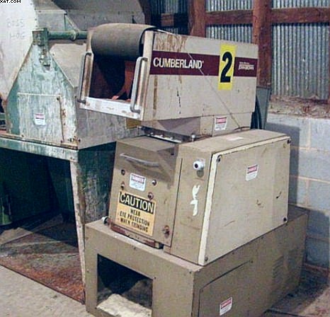 CUMBERLAND 284 Grinder, 3 knife,
