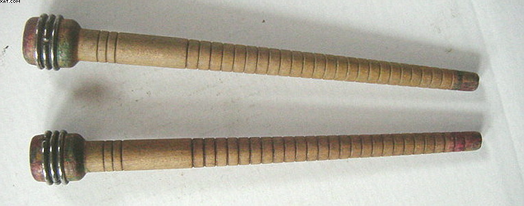 Lot 10 1/8" Quills, 3 ring, standard butt.